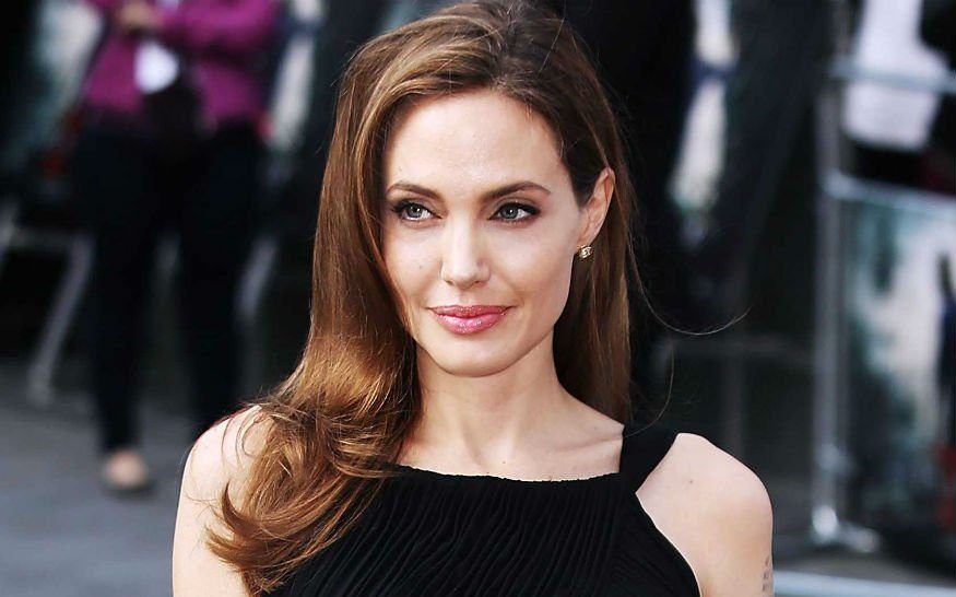 Angelina Jolie compra mansión de 24 mdd en Los Ángeles 