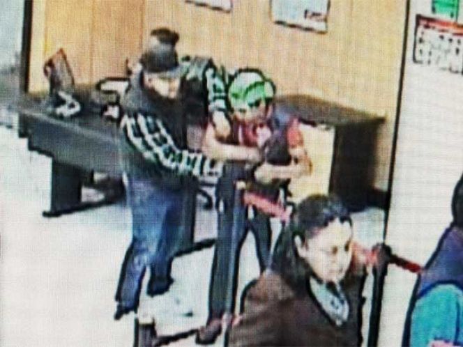 Asaltan a cuentahabiente en plena sucursal y le quitan 300 mil pesos