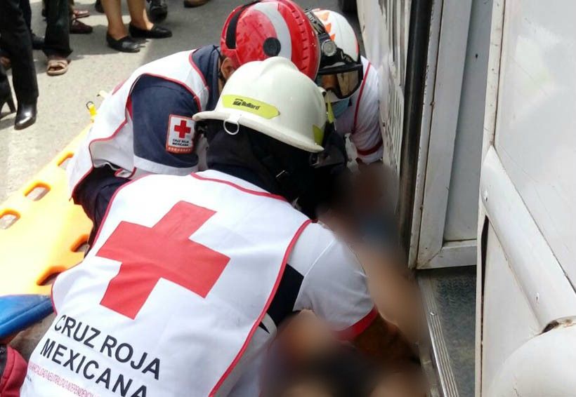 #VIDEO Muere líder campesino tras ser atropellado por camión