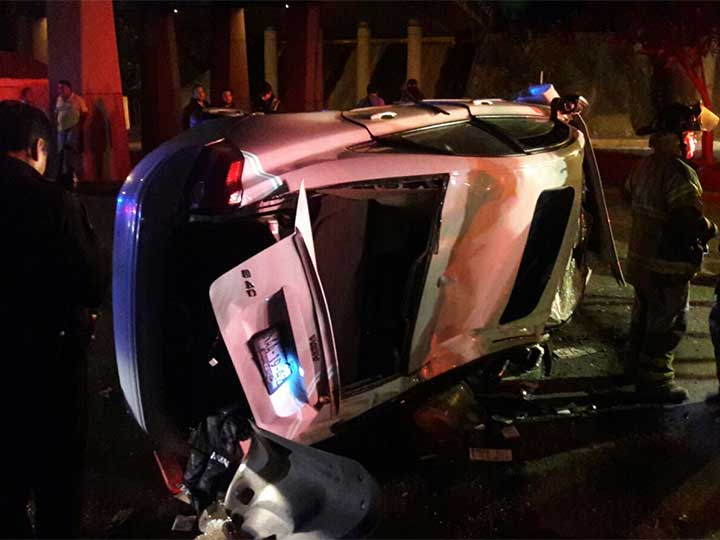 Auto cae 15 metros de puente en la Autopista México-Toluca - automovil-puente-autopista-2
