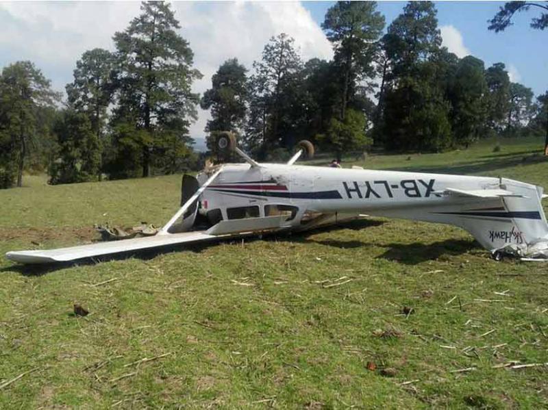Se desploma avión pequeño en Villa Allende, Estado de México
