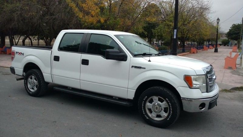 Encuentran cadáver en camioneta abandonada en Buenavista