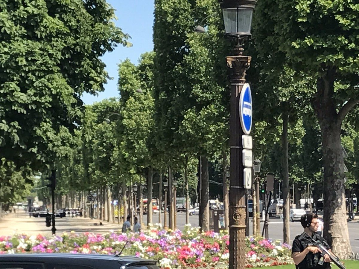 Atacante en Campos Eliseos está muerto - campos-eliseos