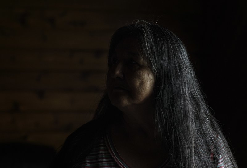 Obligan a mujer violada a declarar encadenada en Canadá - canada-woman-jailed