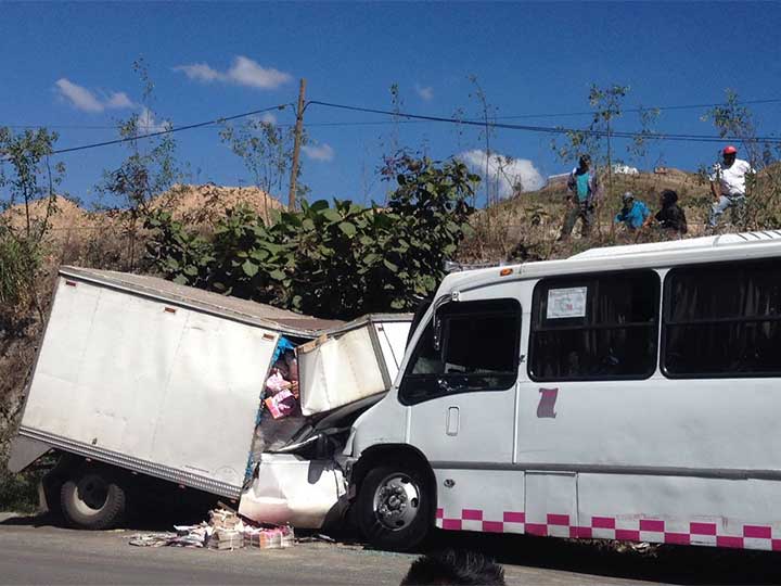 Accidente en la Naucalpan-Toluca deja un muerto - choque-naucalpan-toluca