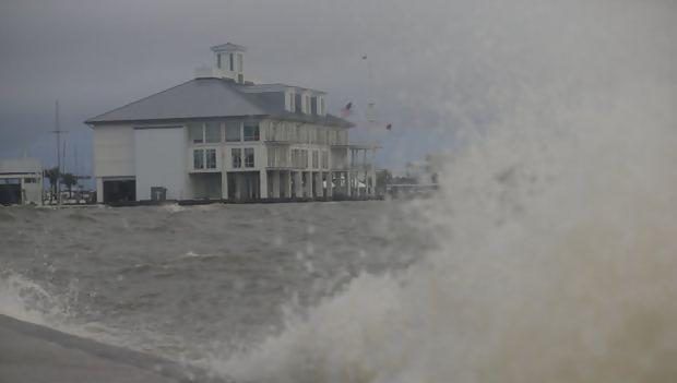 Cindy toca tierra en Luisiana