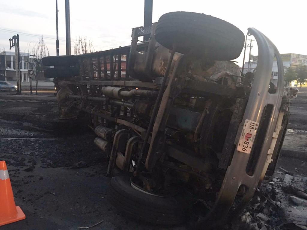 Explota camión que transportaba gasolina en Culiacán - culiacán-3