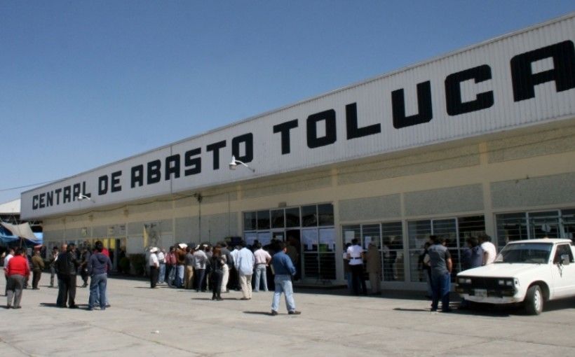 Denuncian por fraude a presidente de Central de Abasto Toluca