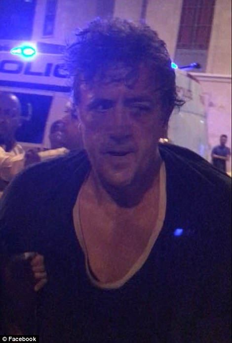 Ataque terrorista deja un muerto en mezquita de Londres - detenido-mezquita-londres