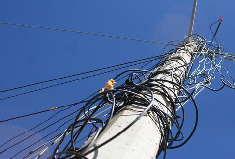 Muere niña por tocar cables en mercado rodante en Nuevo León Muere niña por tocar cables en mercado rodante en Nuevo León