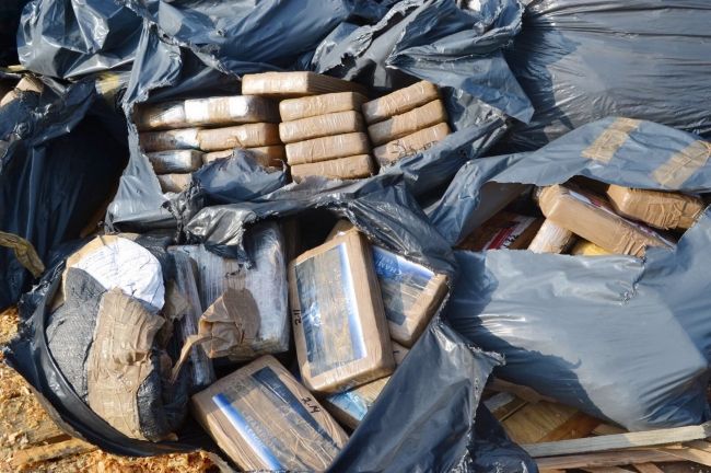 Incineran dos toneladas de cocaína en Guerrero Incineran dos toneladas de cocaína en Guerrero