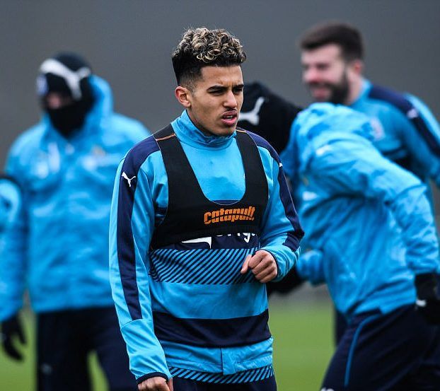 Jugador del Newcastle ayudó a damnificados del incendio de Londres - el-mhanni-e1498770887487