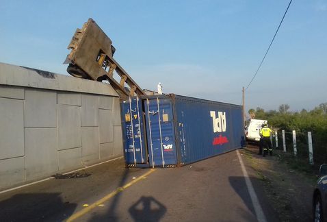 Choque deja tres muertos en la Pénjamo-La Piedad - fallecen-3-choque-30-lesionados-penjamo-camiones-carretera-milenio-noticias-leon_MILIMA20170624_0111_30