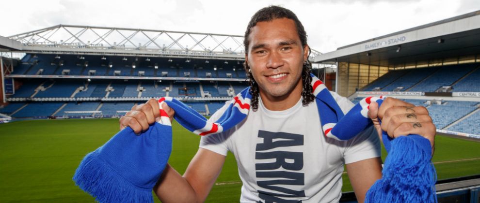 ‘Gullit’ Peña y Eduardo Herrera firman con Rangers FC