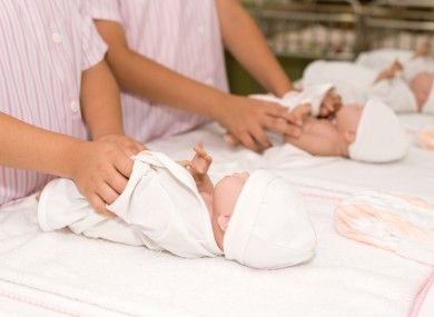 Multan a hospital austriaco por cambio de bebés hace 27 años