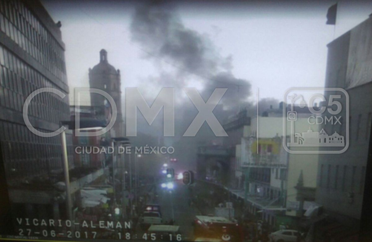 Incendio en Plaza Comercial TechnoPark del Centro Histórico de la Ciudad de México