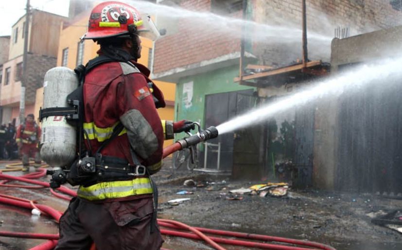 Incendio en edificio de Perú deja siete muertos - incendio-chiclayo