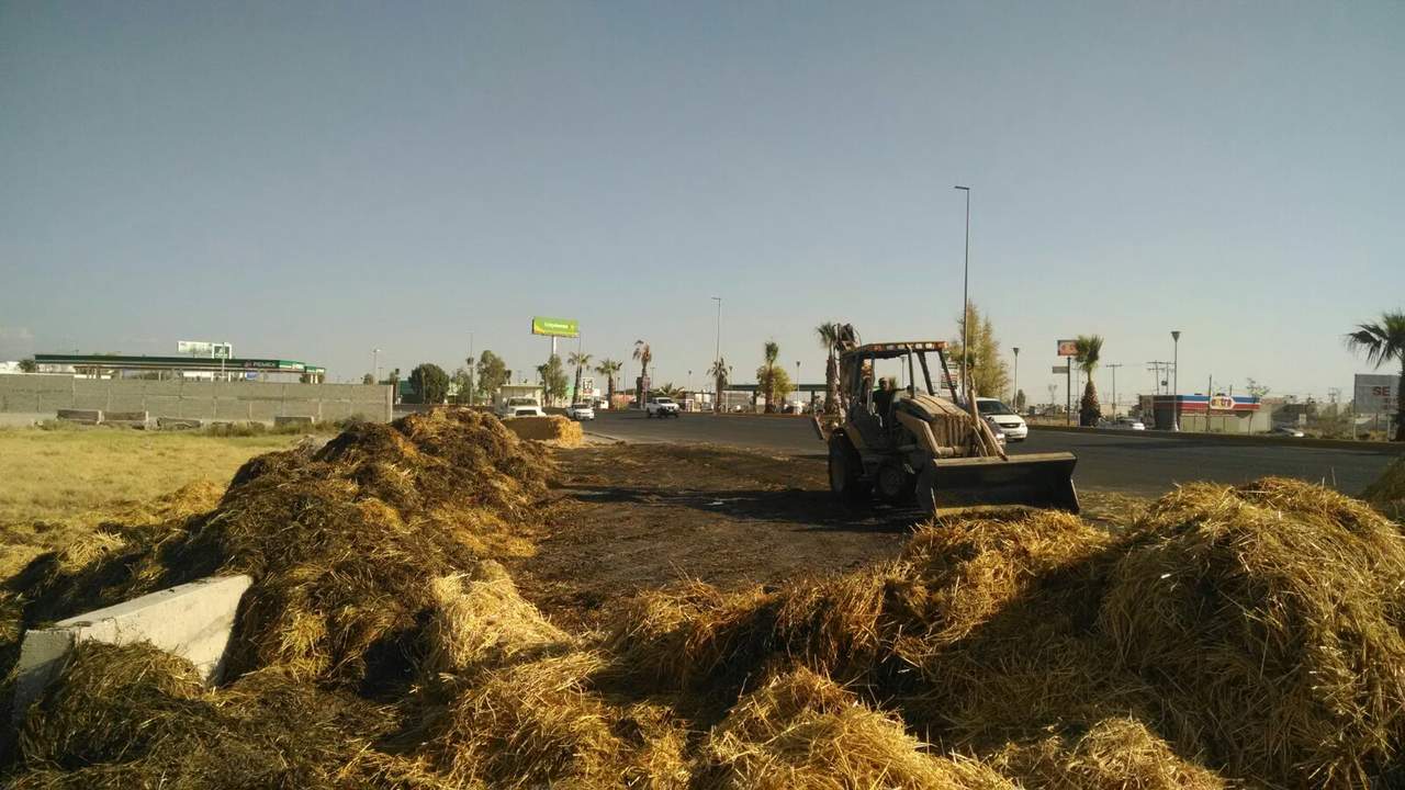 Se incendia tráiler con avena en Gómez Palacio - incendio-gomez-pala