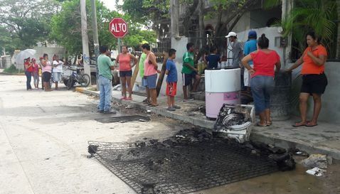 Rescatan a niña con discapacidad durante incendio en Tamaulipas