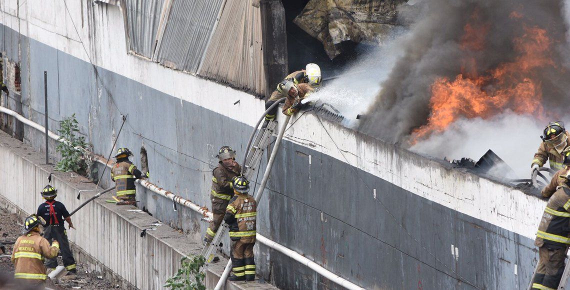 Incendio en bodega de vino en Iztacalco - incendio2