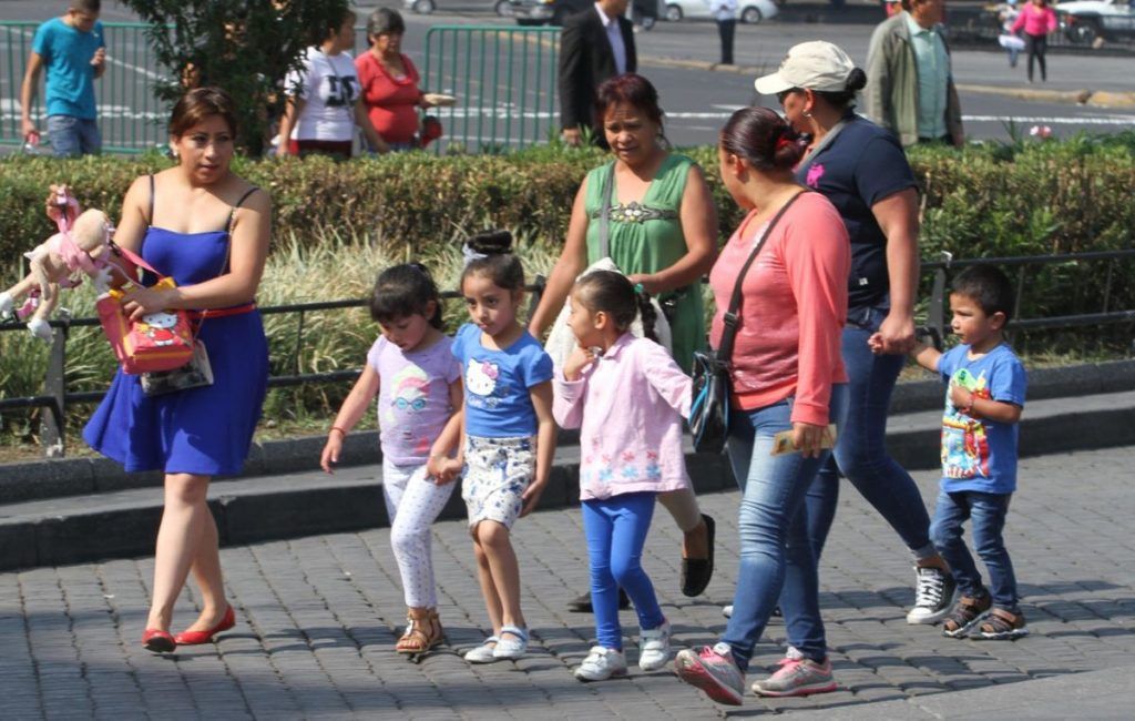 ¿Cuál es el origen de festejar a las madres el 10 de mayo? - inegi-3-1024x650