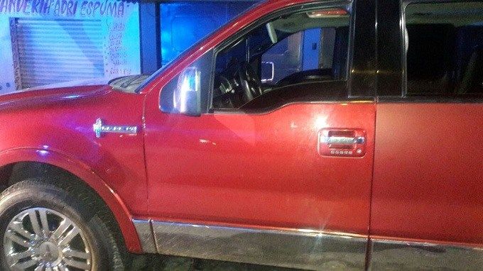 Intento de secuestro deja dos policías heridos en Neza