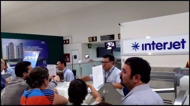 Denuncian retraso de más de 12 horas en vuelo de Interjet