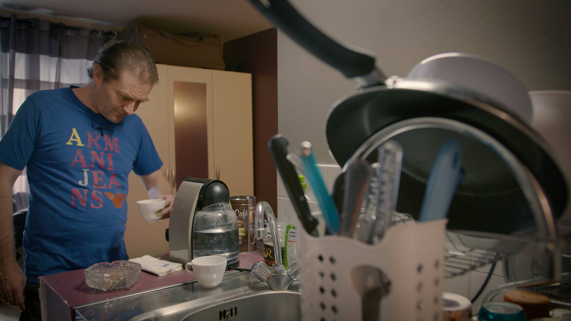 Hombre abandona la indigencia al escribir un libro - jean-marie-roughol