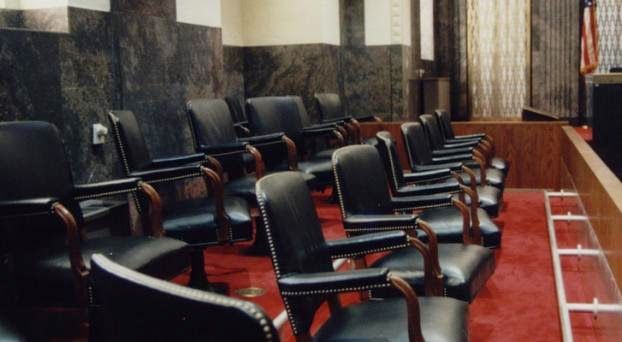 Indemnizan a paciente que le extirparon testículo equivocado - jurado