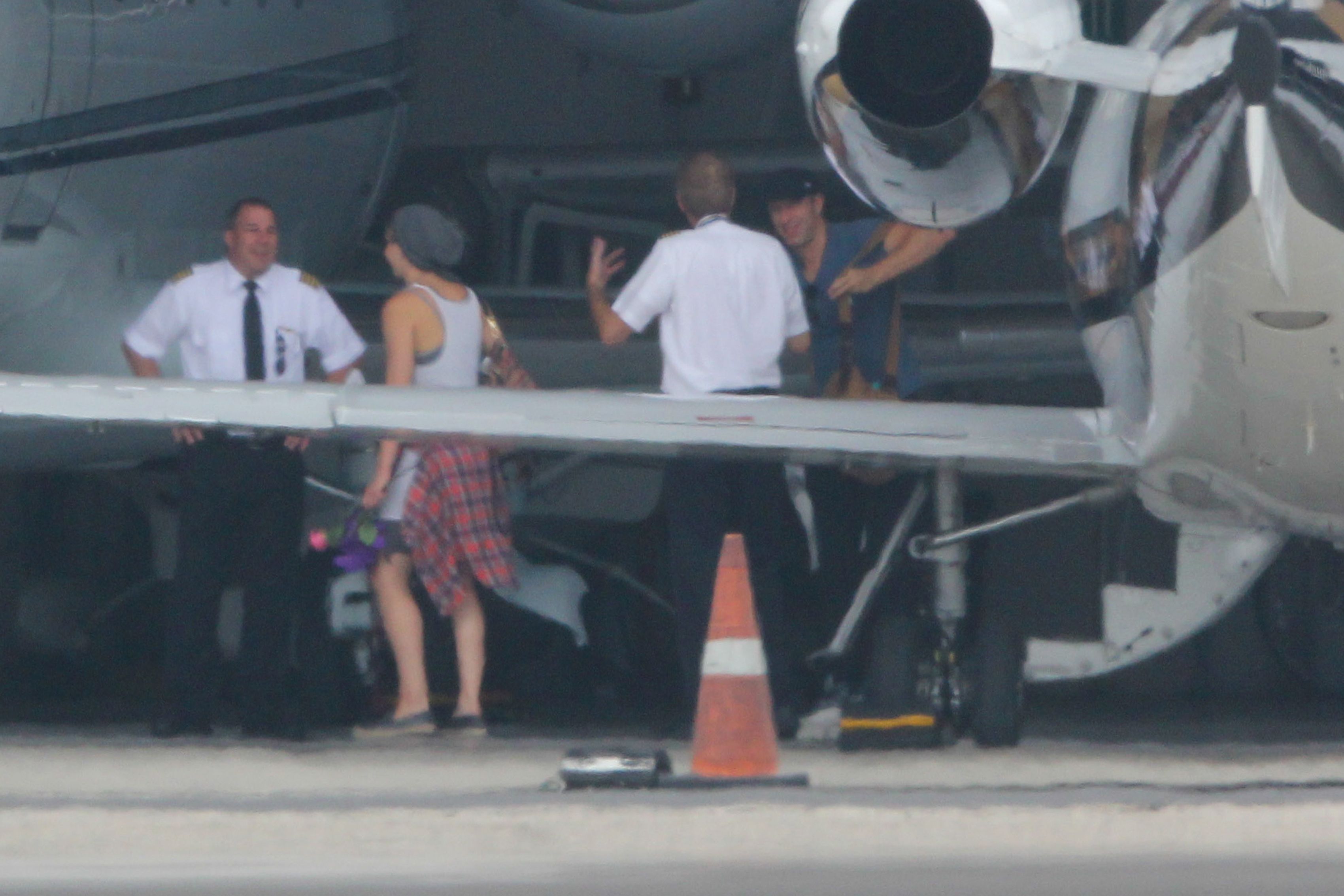 Jennifer Lawrence sale ilesa tras aterrizaje forzoso - lawrence-jennifer