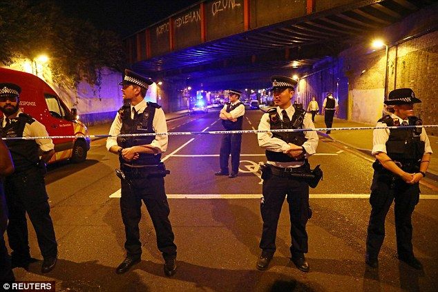 Vehículo atropella a varios peatones en Londres - londres-1-1