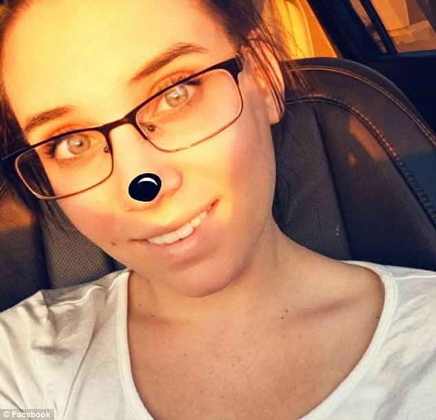 Madre mata a sus dos hijas tras dejarlas más de 12 horas dentro del coche - madre-hdp