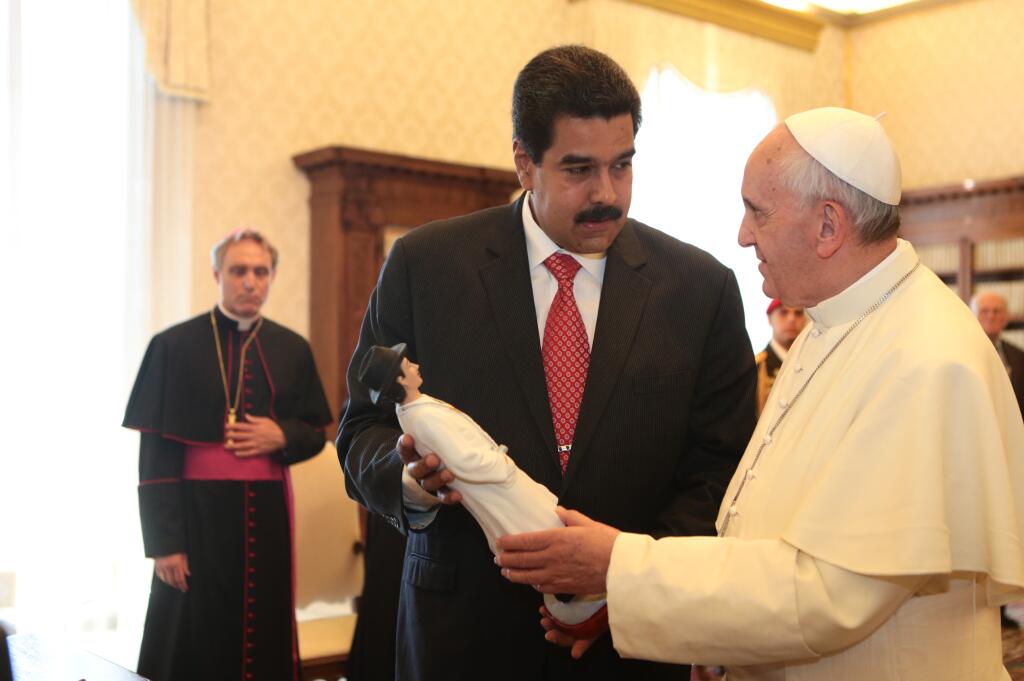 Maduro pide al papa Francisco mediar en la crisis de Venezuela - maduro-francisco-1