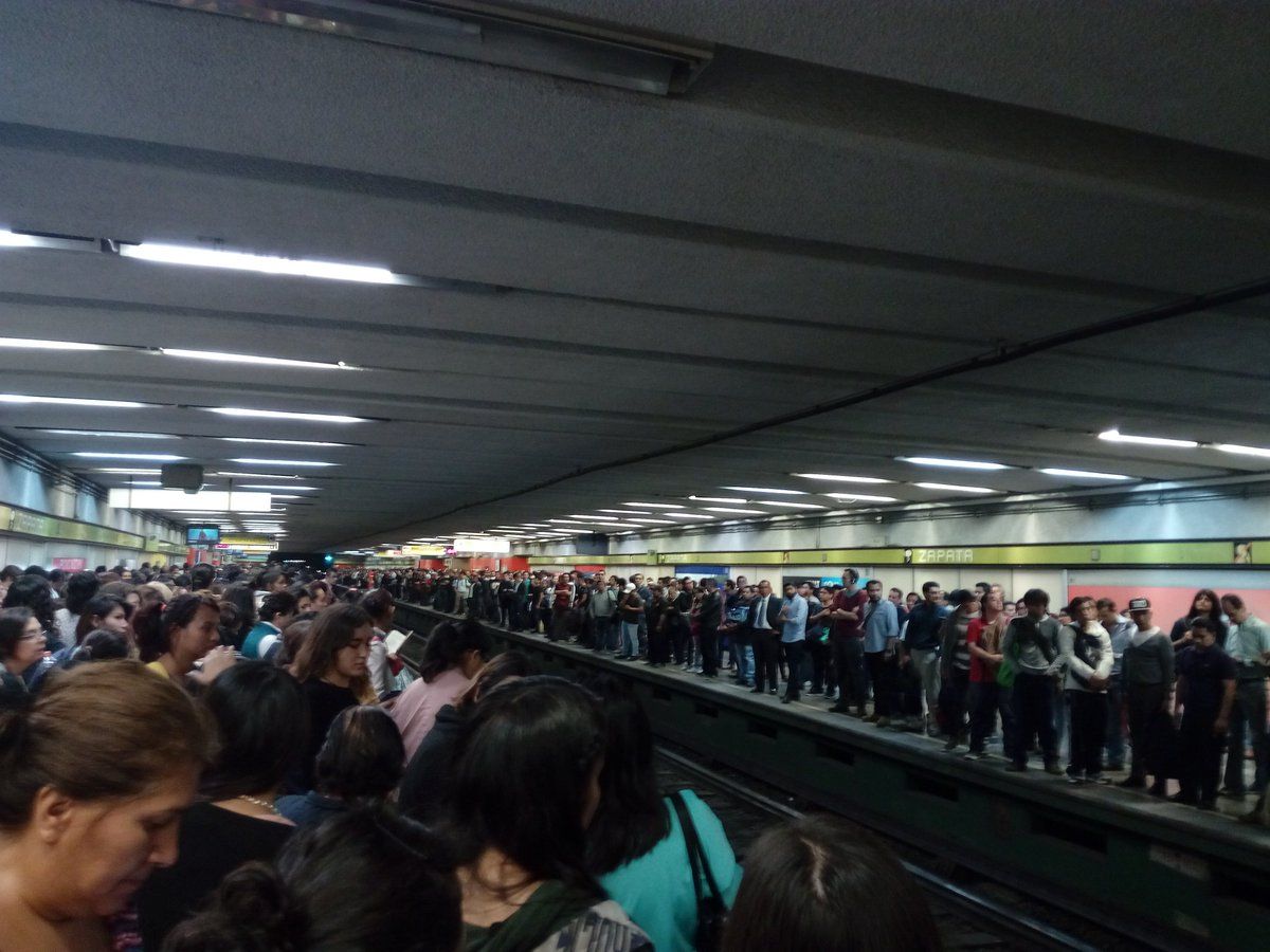 Tren averiado provoca caos en Línea 3 del Metro