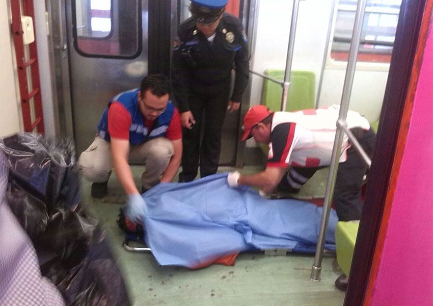 Muere tras asomarse por ventanilla del Metro - metro