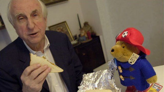 Muere Michael Bond, creador del Oso Paddington - michael-bond-oso