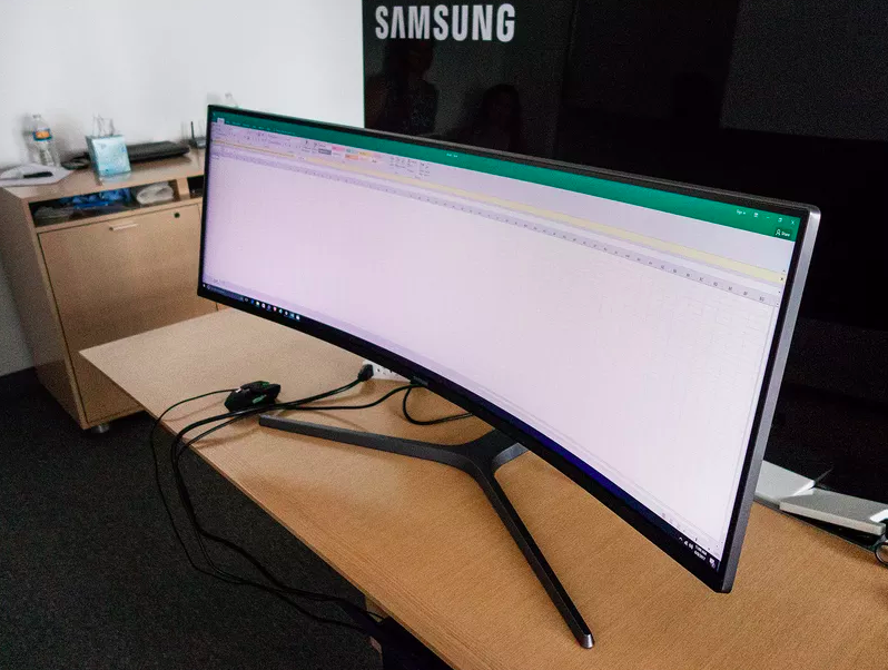 Samsung presenta el monitor curvo más grande que se puede comprar - monitor-sam
