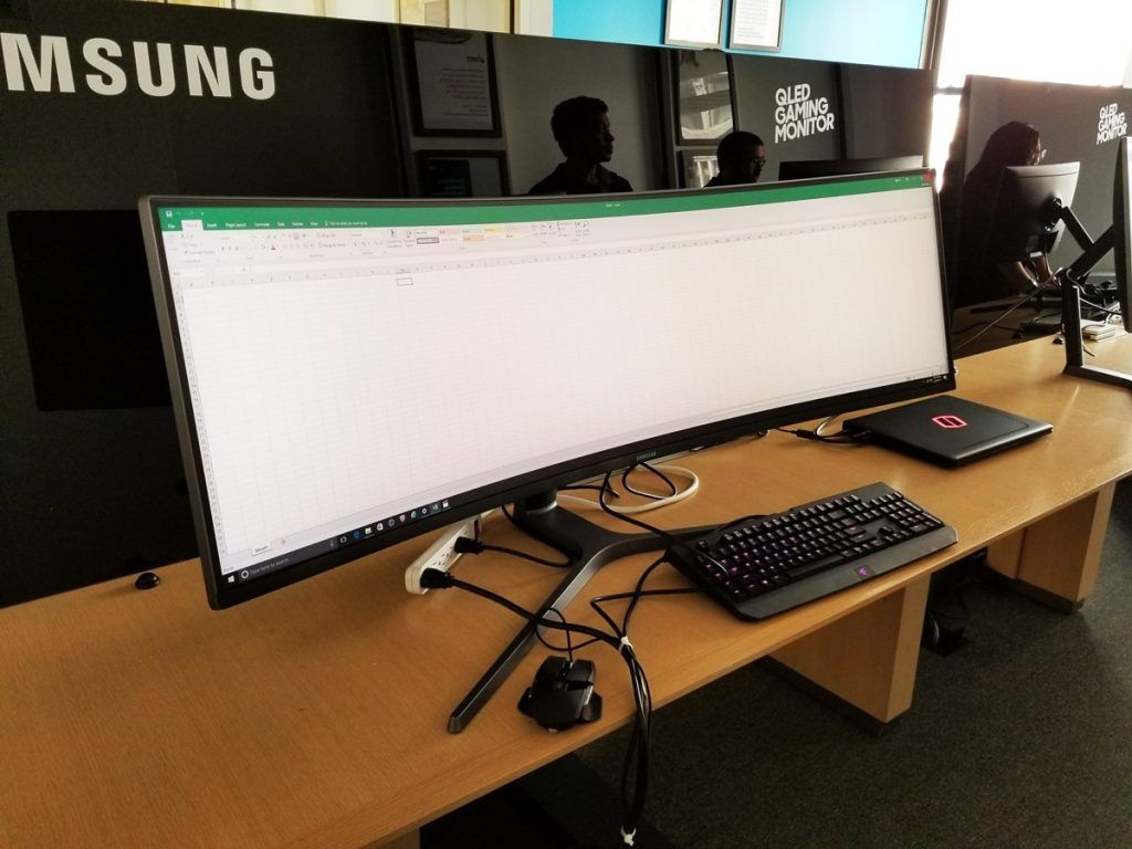 Samsung presenta el monitor curvo más grande que se puede comprar - monitor-samsung-1024x768