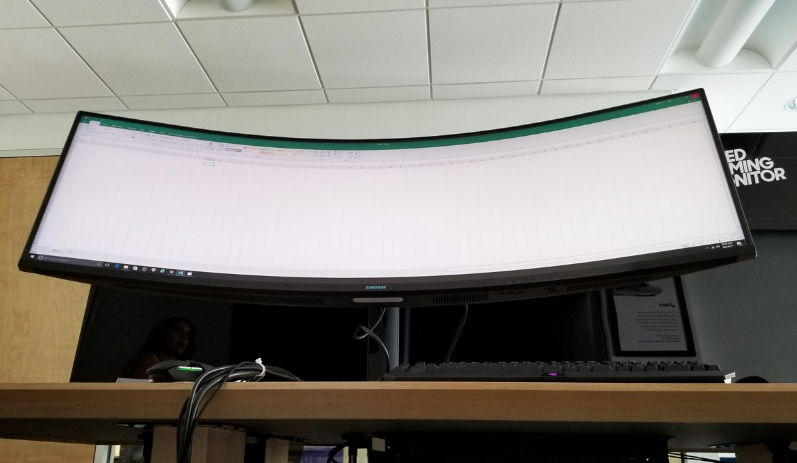Samsung presenta el monitor curvo más grande que se puede comprar