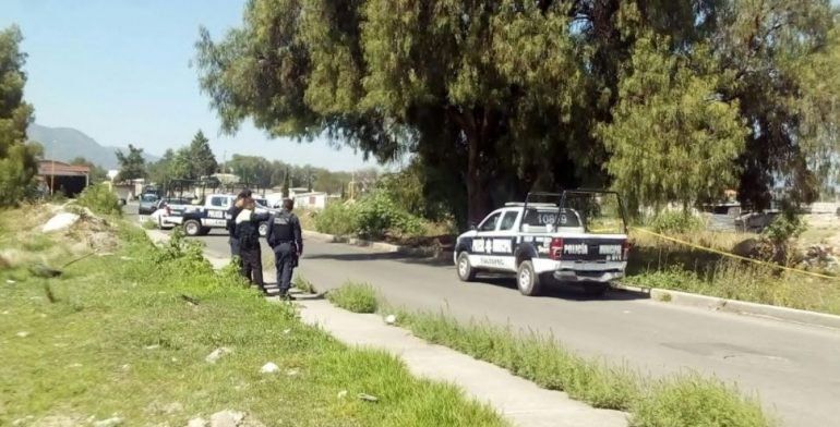 Ejecutan a mujer frente a mercado de pirotecnia en Tultepec