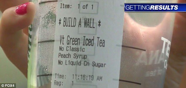 Barista de Starbucks se burla de cliente por usar una playera de Trump - mujer-burlas-starbucks