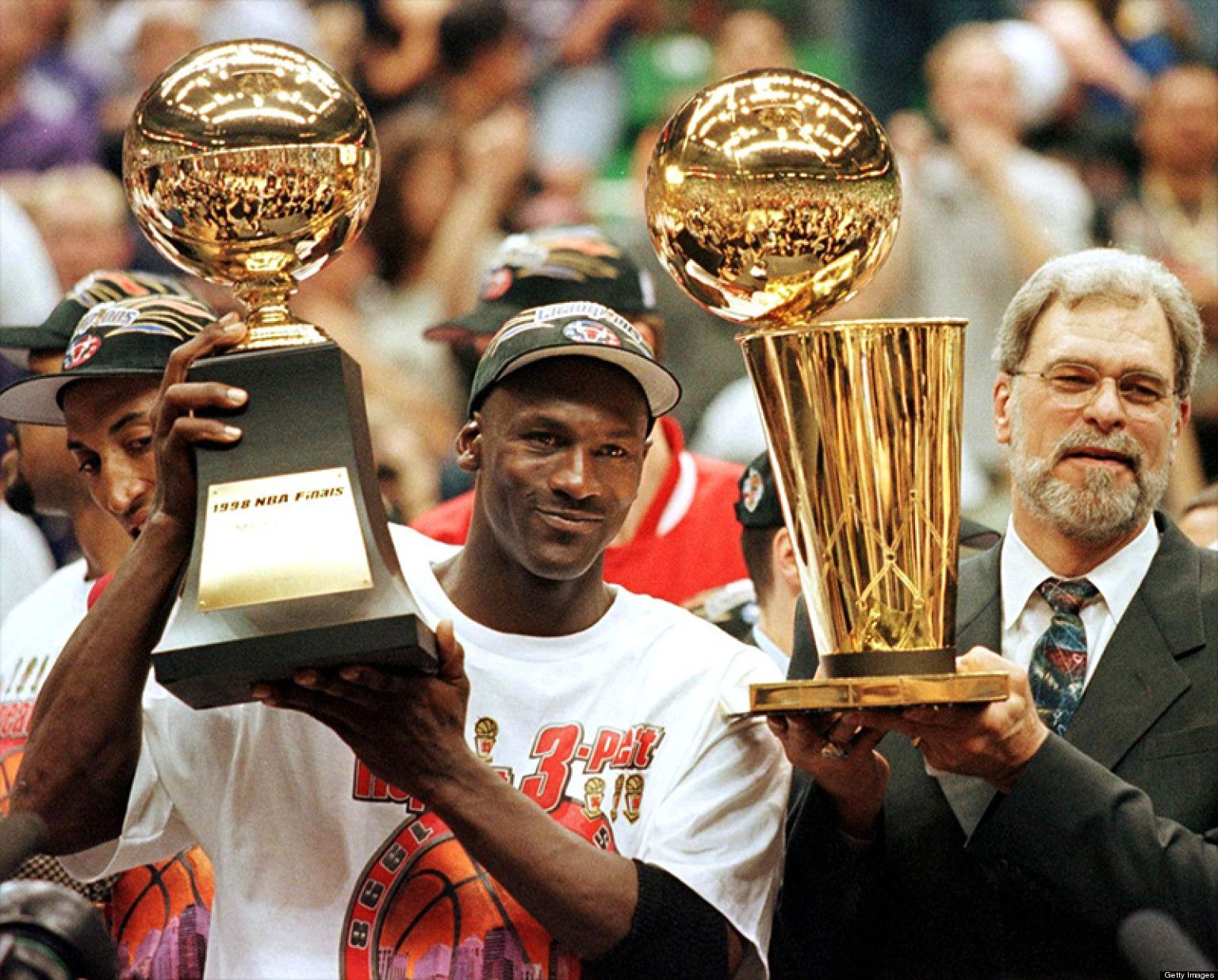 Phil Jackson deja presidencia de los Knicks - o-PHIL-JACKSON-MICHAEL-JORDAN-facebook
