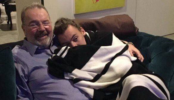 Muere el padrastro de Harry Styles - padrastro-harry-styles