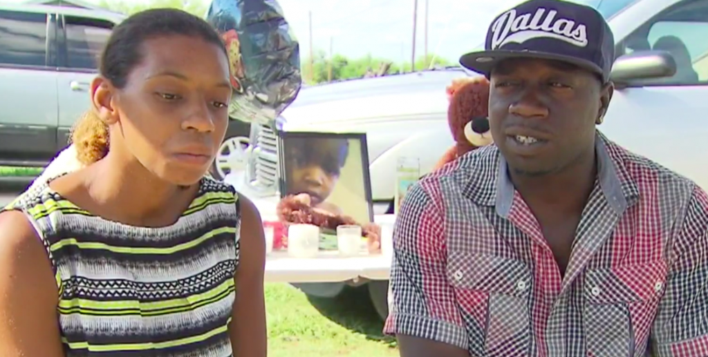 Niño muere al permanecer en auto caliente a más de 37 grados - padres-de-niño-muerto-en-coche-caliente-1024x517