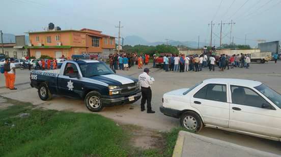 Pelea por la limpieza de la refinería de Salina Cruz deja 20 lesionados - pelea-refineria-antonio-dovali