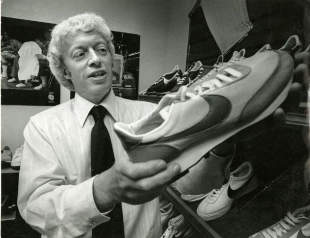 El primer zapato Nike de la historia fue de Calzado Canadá - phil-knight-nike-1