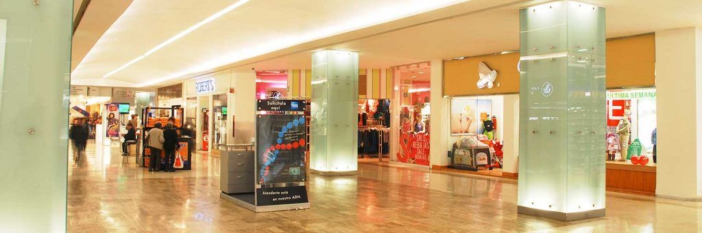 El primer centro comercial que abrió en México - plaza-universidad-1-1024x341