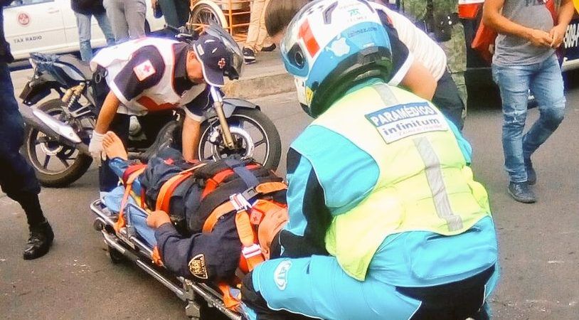 Atropellan a policía que circulaba en motocicleta en la Miguel Hidalgo
