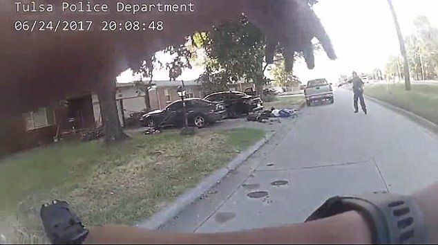 #Video Policía persigue y dispara a sospechoso armado en Oklahoma