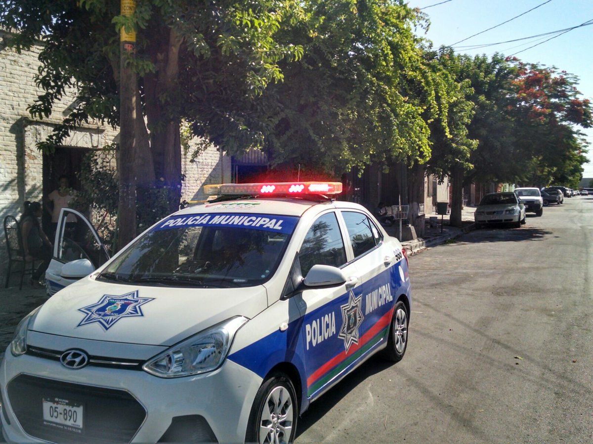 Se incendia taller de piñatas en Gómez Palacio - policia-municipal-incendio